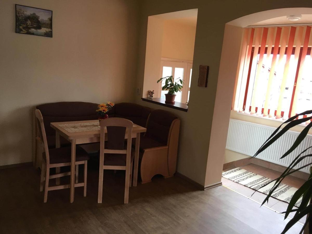 Bicsak Apartman Appartement Joseni Buitenkant foto
