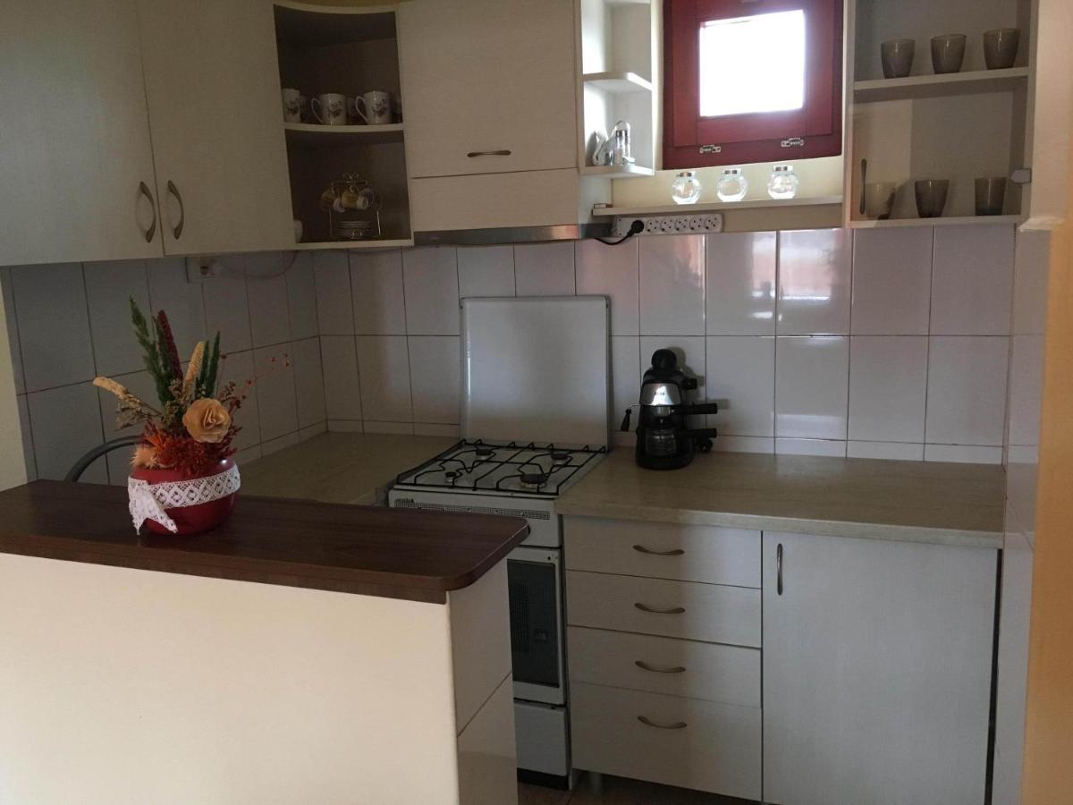 Bicsak Apartman Appartement Joseni Buitenkant foto